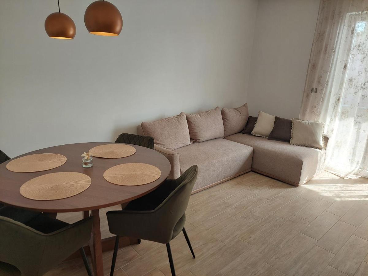 Apartmani Diana Biograd Na Moru Esterno foto