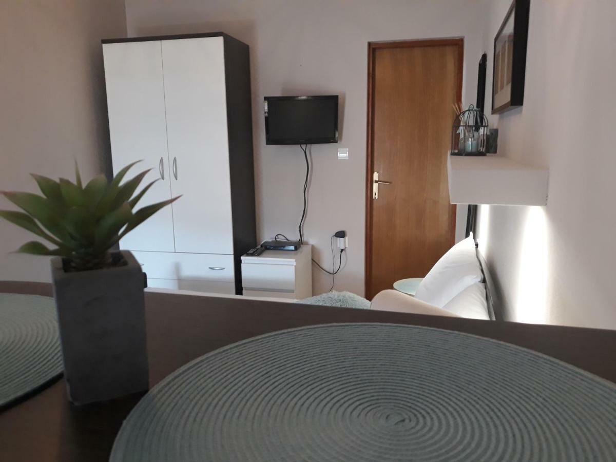 Apartmani Diana Biograd Na Moru Esterno foto