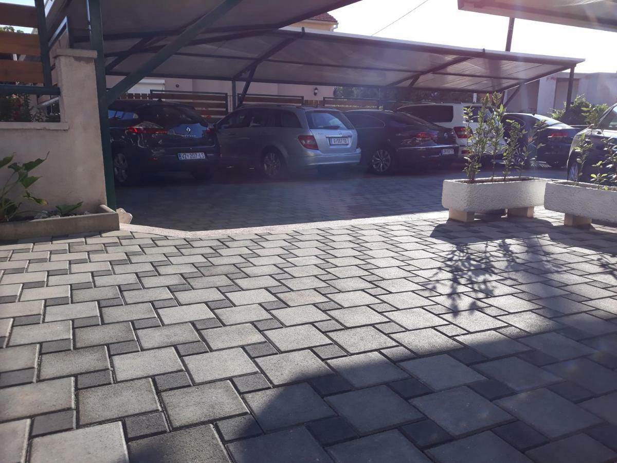 Apartmani Diana Biograd Na Moru Esterno foto