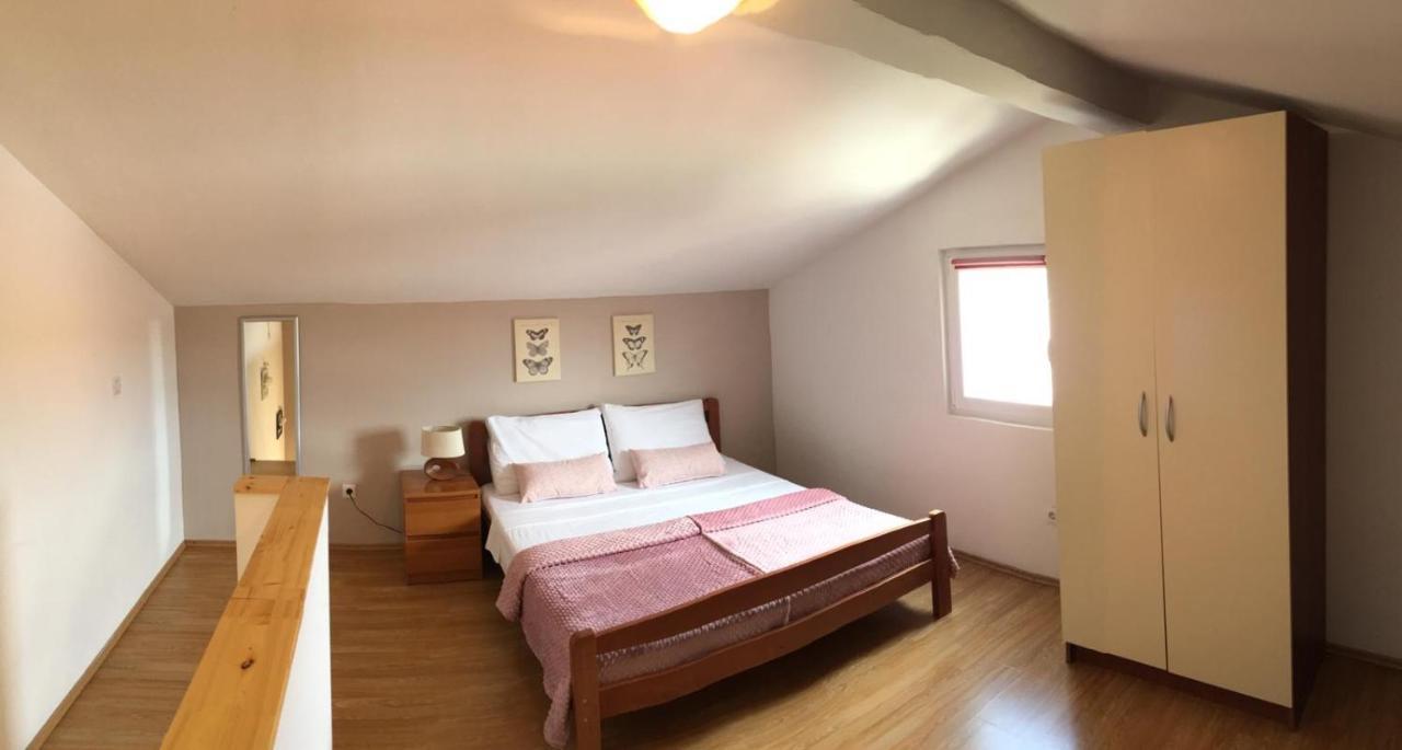 Apartmani Diana Biograd Na Moru Esterno foto