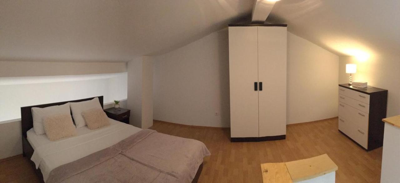 Apartmani Diana Biograd Na Moru Esterno foto